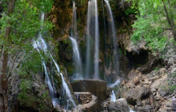 معرفی دره آبشار اخلمد و سایر جاذبه های گردشگری این مکان زیبا